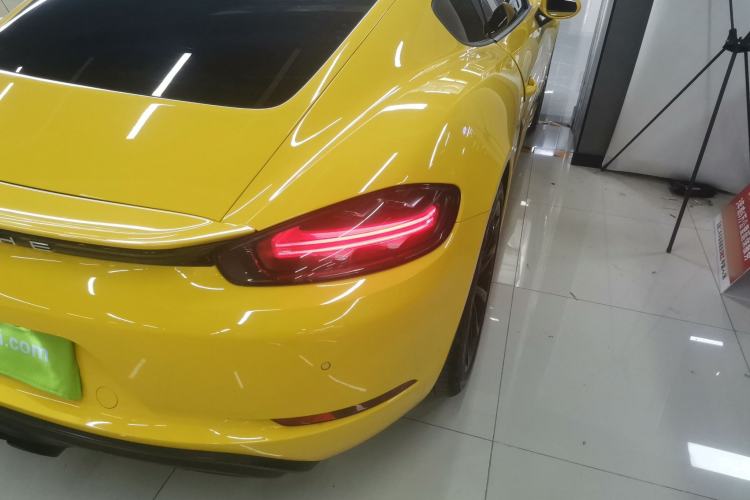 Used Porsche 718 2018 Cayman 2.0T Right Rear Taillight