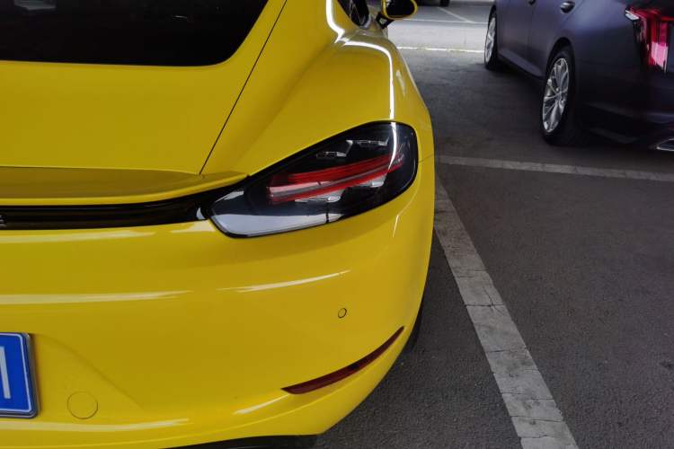 Used Porsche 718 2018 Cayman 2.0T Right Rear Taillight