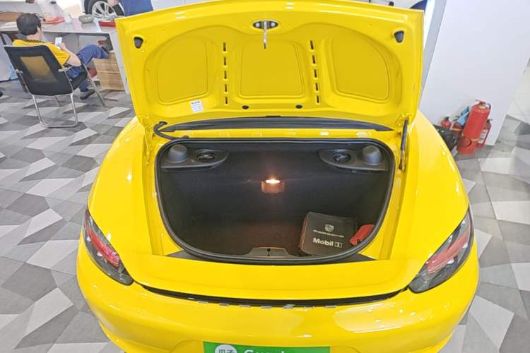 Used Porsche 718 2018 Boxster 2.0T Trunk