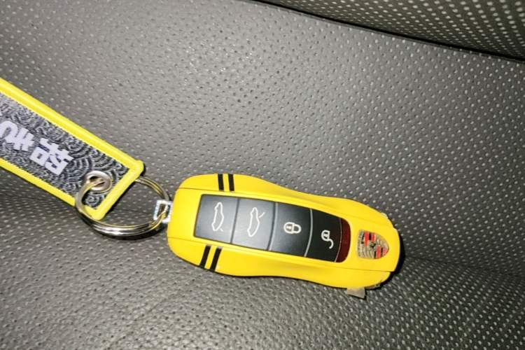 Used Porsche 718 2018 Cayman 2.0T Vehicle Key
