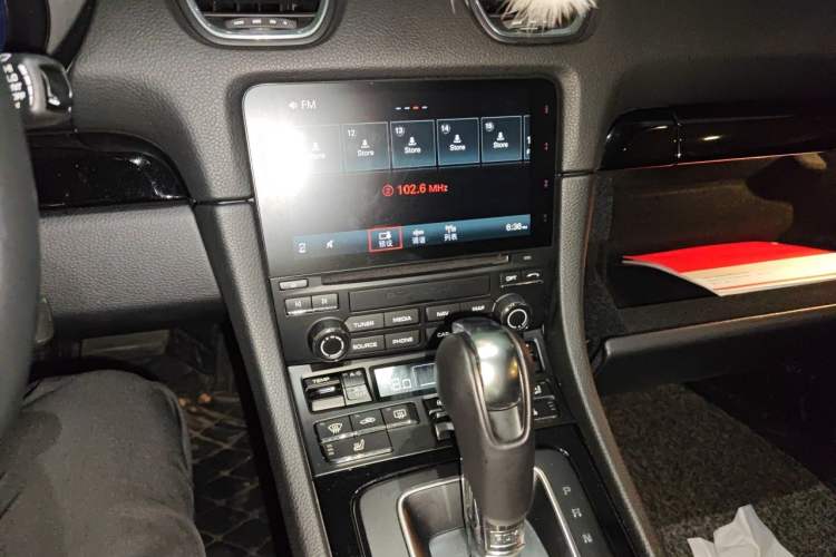Used Porsche 718 2019 Cayman T 2.0T Audio And AC Panel