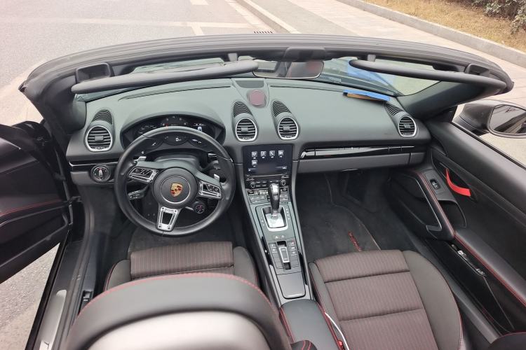 Used Porsche 718 2019 Boxster T 2.0T Center Console