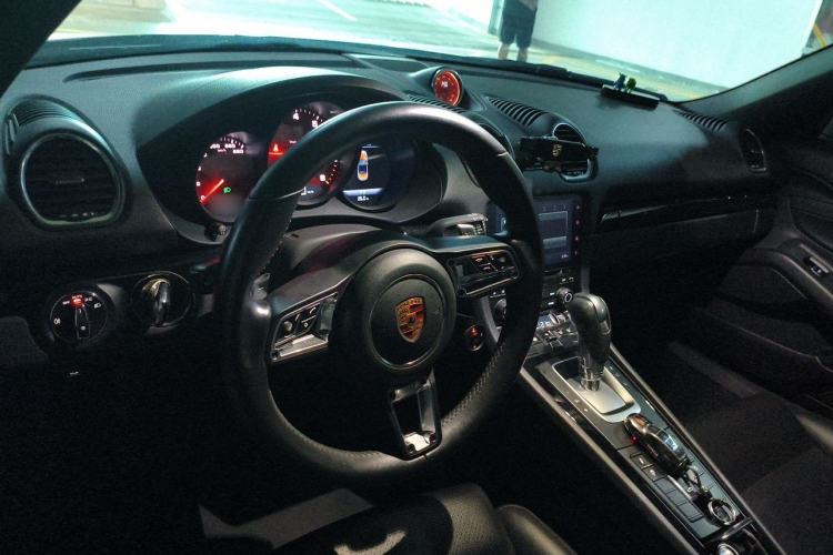 Used Porsche 718 2019 Boxster T 2.0T Center Console