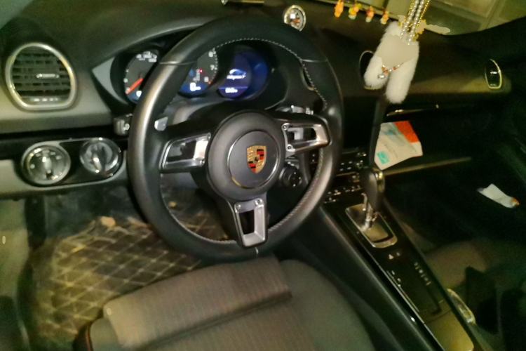 Used Porsche 718 2019 Cayman T 2.0T Center Console