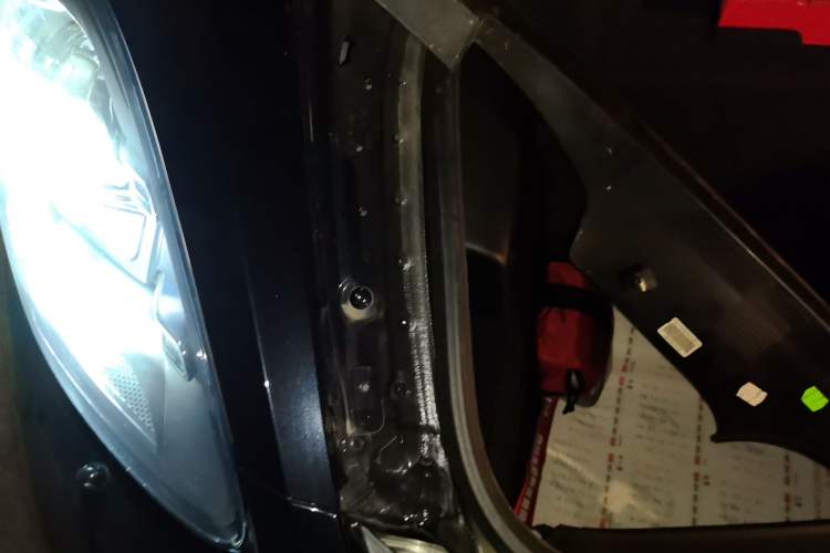 Used Porsche 718 2019 Cayman T 2.0T Engine Bay Right