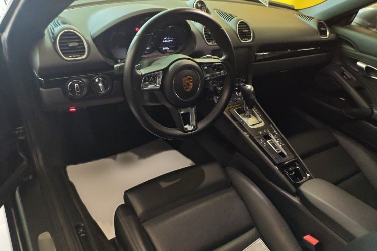 Used Porsche 718 2019 Boxster T 2.0T Interior 2