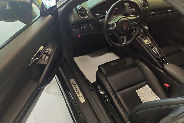 Used Porsche 718 2019 Boxster T 2.0T Interior 3