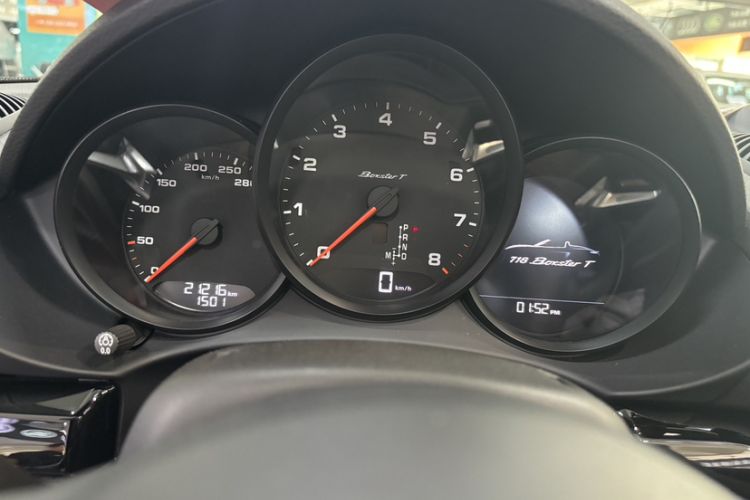Used Porsche 718 2019 Boxster T 2.0T Odometer Close Up