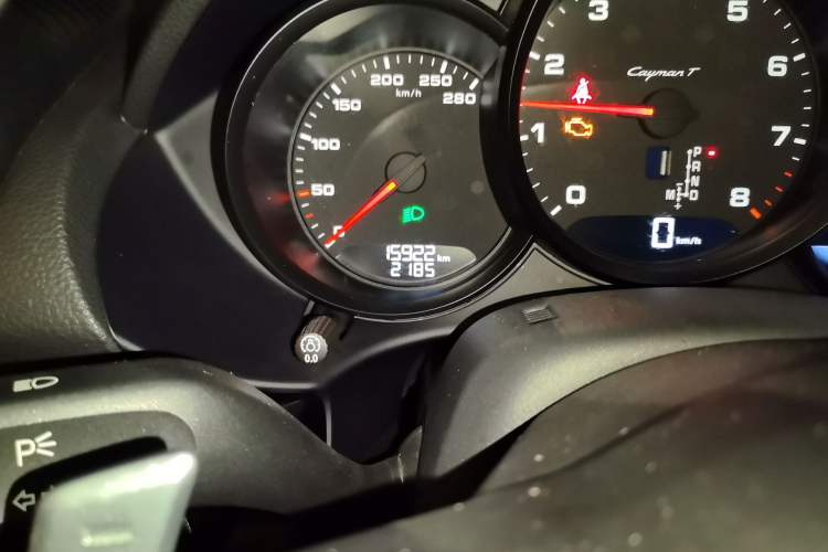 Used Porsche 718 2019 Cayman T 2.0T Odometer Close Up