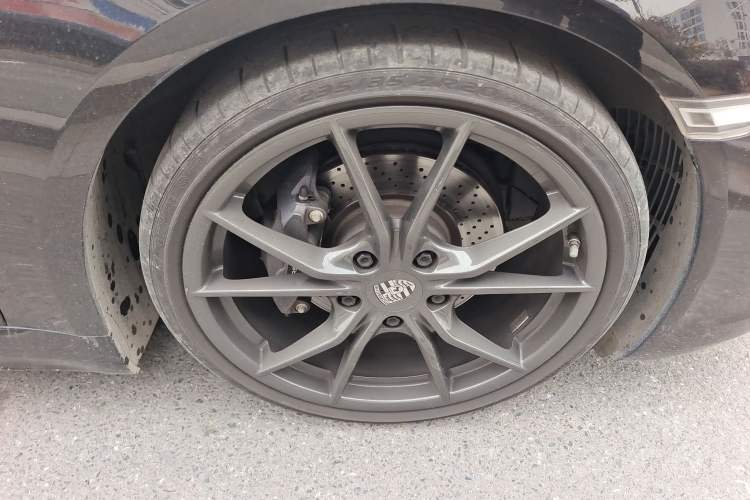 Used Porsche 718 2019 Boxster T 2.0T Right Front Wheel Hub