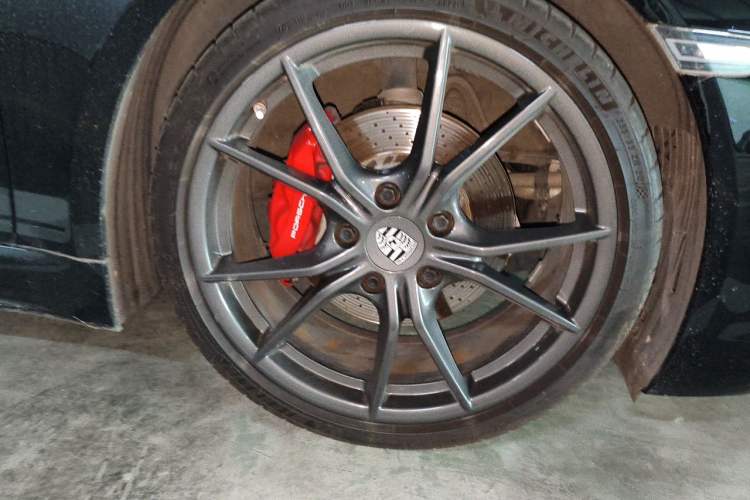 Used Porsche 718 2019 Boxster T 2.0T Right Front Wheel Hub