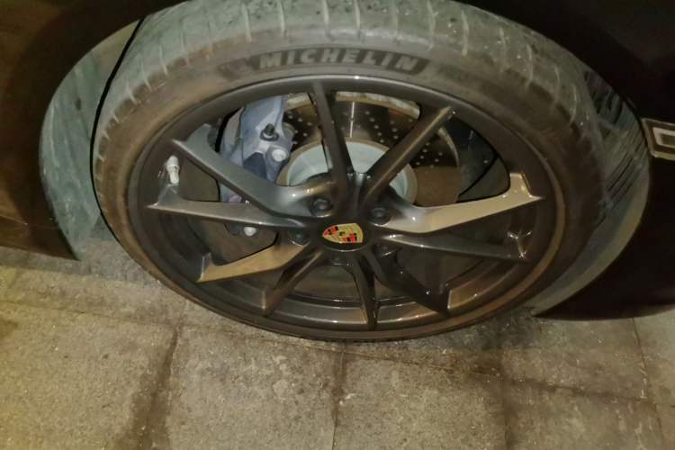 Used Porsche 718 2019 Cayman T 2.0T Right Front Wheel Hub