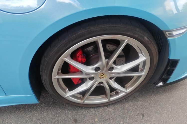 Used Porsche 718 2019 Boxster T 2.0T Right Front Wheel Hub