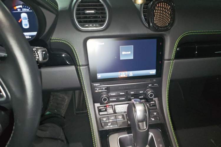 Used Porsche 718 2019 Cayman T 2.0T Audio And AC Panel