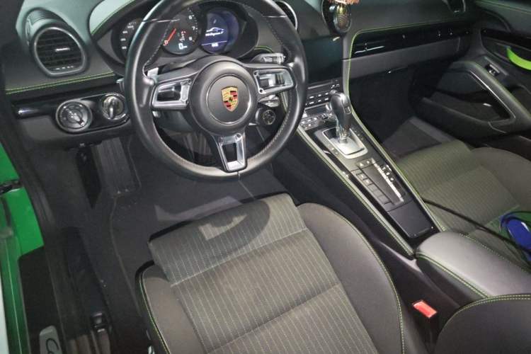 Used Porsche 718 2019 Cayman T 2.0T Center Console