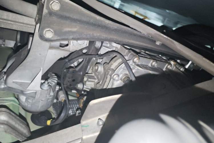 Used Porsche 718 2019 Cayman T 2.0T Engine Bay