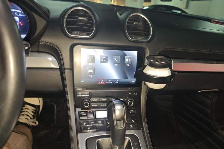 Used Porsche 718 2019 Cayman T 2.0T Audio And AC Panel