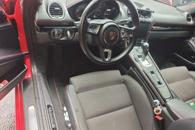 Used Porsche 718 2019 Boxster T 2.0T Center Console