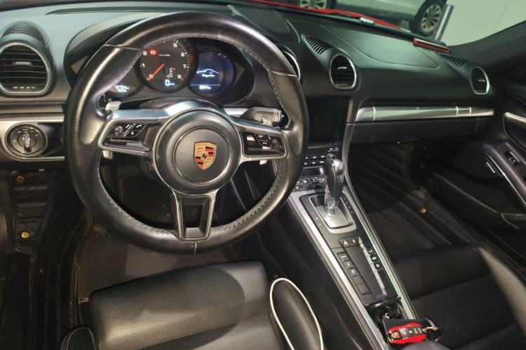 Used Porsche 718 2019 Cayman T 2.0T Center Console
