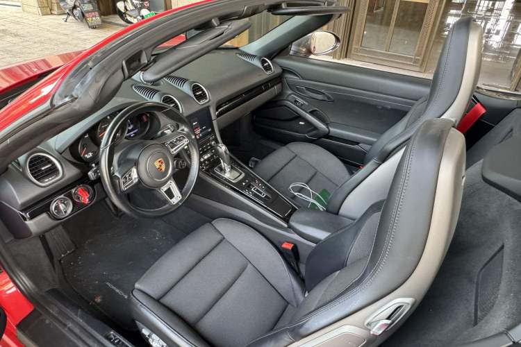 Used Porsche 718 2019 Boxster T 2.0T Interior 1
