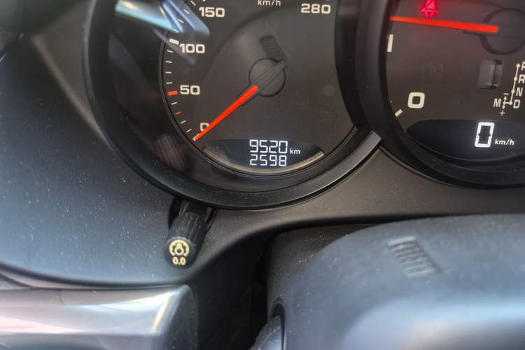 Used Porsche 718 2019 Boxster T 2.0T Odometer Close Up