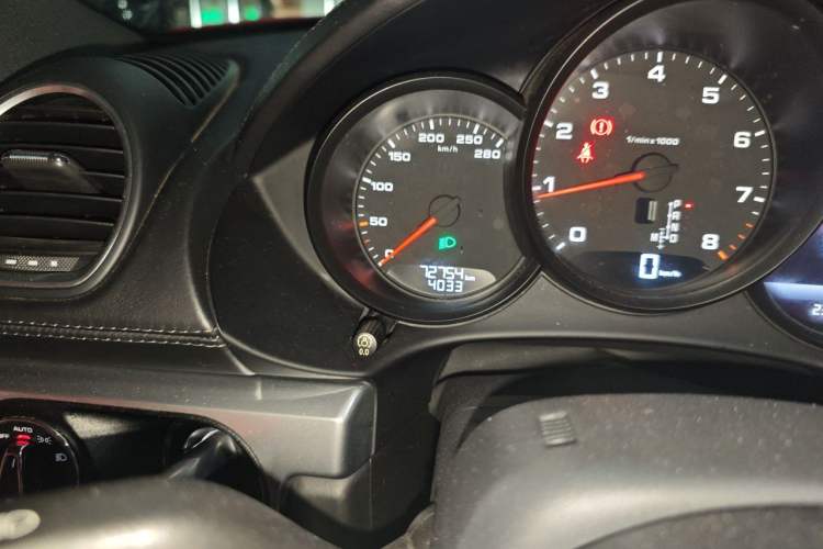 Used Porsche 718 2019 Cayman T 2.0T Odometer Close Up