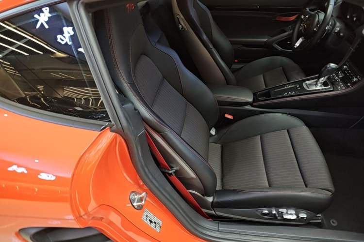 Used Porsche 718 2019 Cayman T 2.0T Right Front Seat