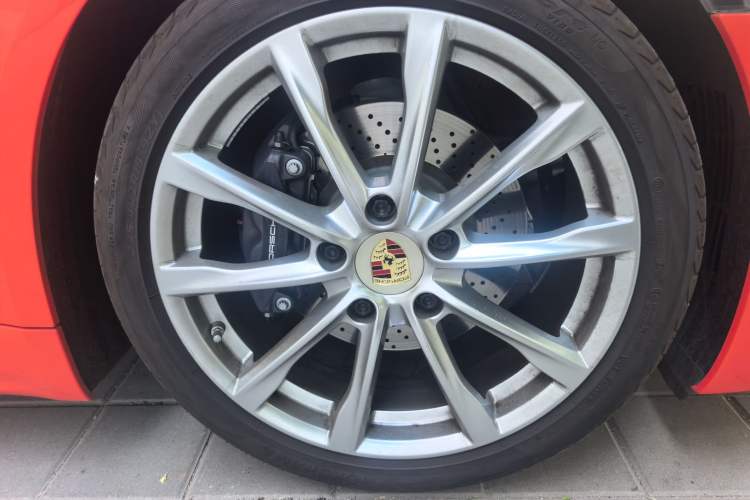 Used Porsche 718 2019 Boxster T 2.0T Right Front Wheel Hub