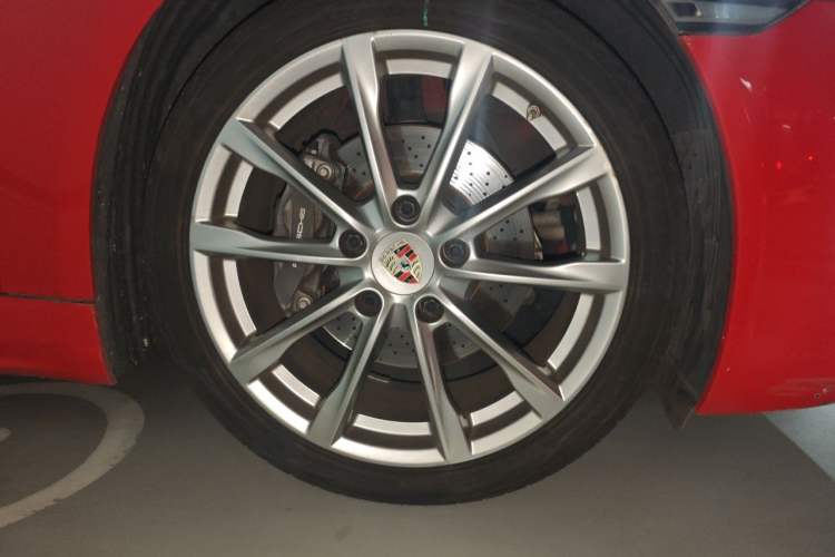 Used Porsche 718 2019 Cayman T 2.0T Right Front Wheel Hub