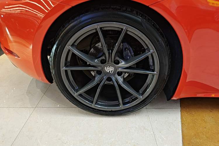 Used Porsche 718 2019 Cayman T 2.0T Right Rear Wheel Hub