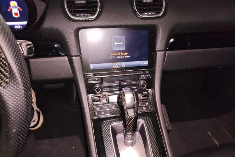 Used Porsche 718 2019 Cayman T 2.0T Audio And AC Panel