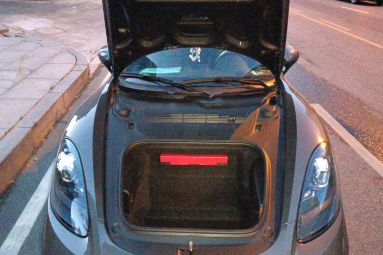 Used Porsche 718 2019 Boxster T 2.0T Engine Bay