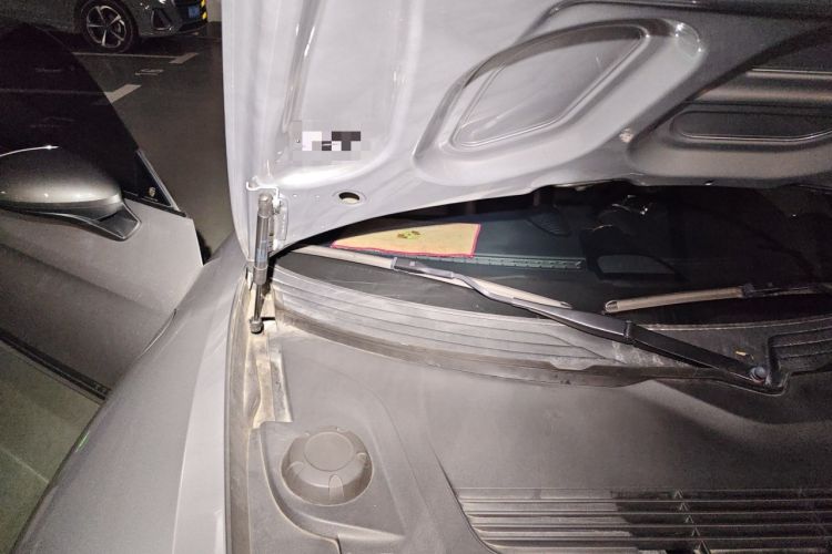 Used Porsche 718 2019 Cayman T 2.0T Engine Bay Right
