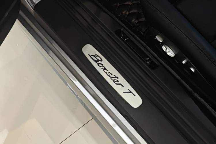 Used Porsche 718 2019 Boxster T 2.0T Exterior 9