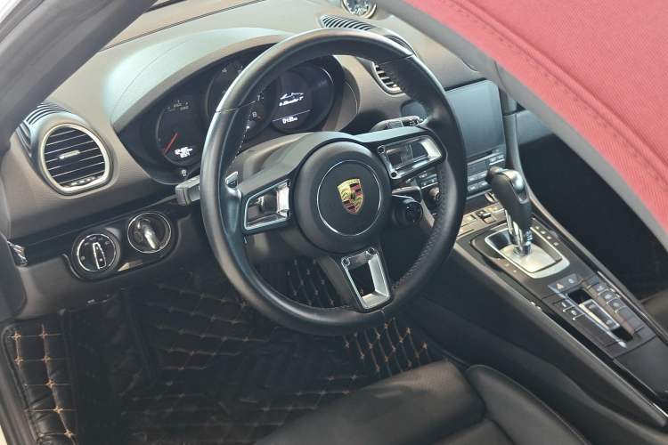 Used Porsche 718 2019 Boxster T 2.0T Interior 1