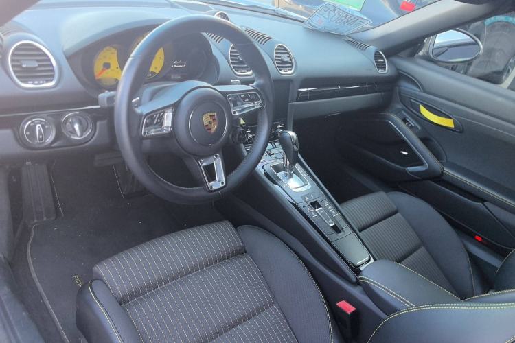 Used Porsche 718 2019 Boxster T 2.0T Interior 3