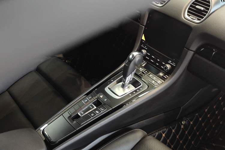 Used Porsche 718 2019 Boxster T 2.0T Interior 7