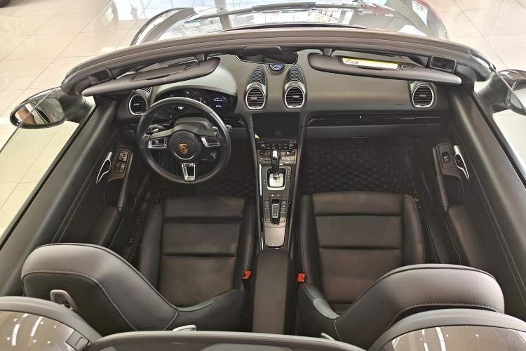 Used Porsche 718 2019 Boxster T 2.0T Interior 8