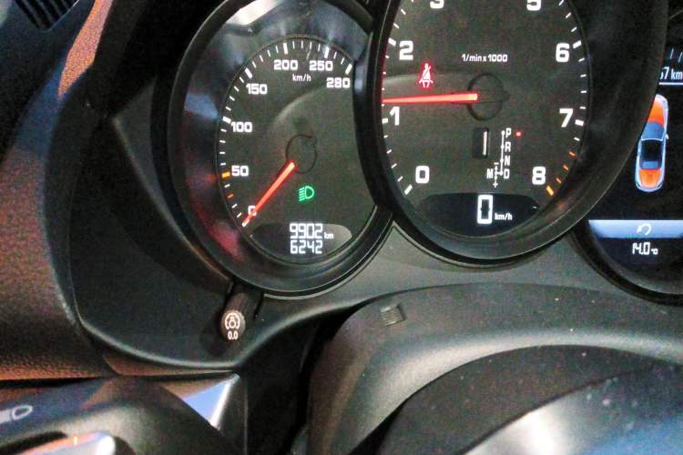 Used Porsche 718 2019 Boxster T 2.0T Odometer Close Up