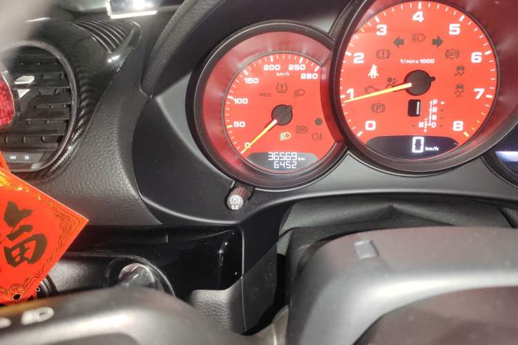 Used Porsche 718 2019 Cayman T 2.0T Odometer Close Up