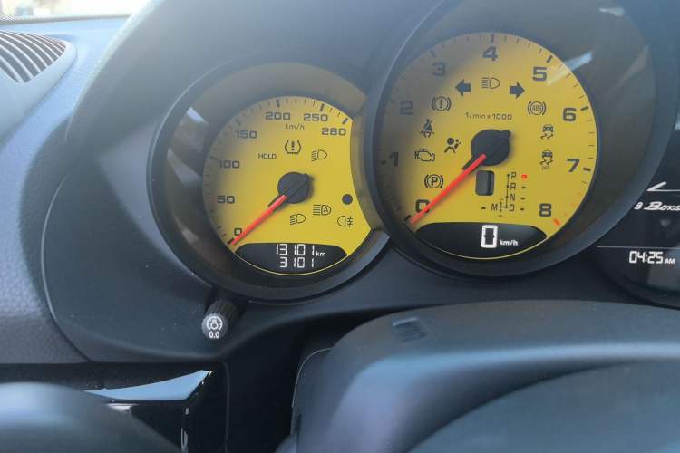 Used Porsche 718 2019 Boxster T 2.0T Odometer Close Up