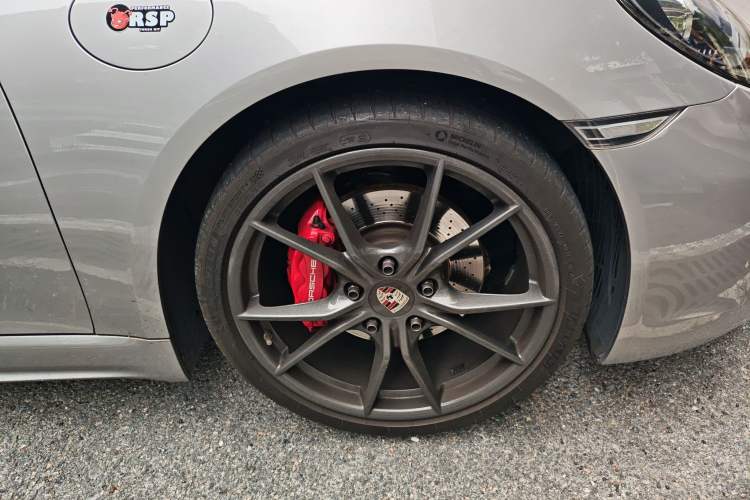 Used Porsche 718 2019 Boxster T 2.0T Right Front Wheel Hub