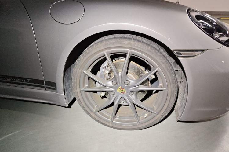 Used Porsche 718 2019 Cayman T 2.0T Right Front Wheel Hub