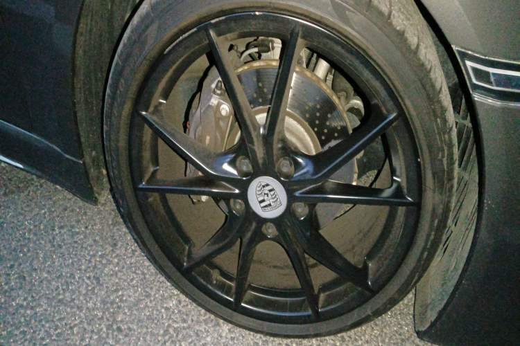 Used Porsche 718 2019 Boxster T 2.0T Right Front Wheel Hub