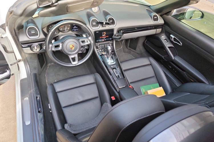 Used Porsche 718 2019 Boxster T 2.0T Center Console