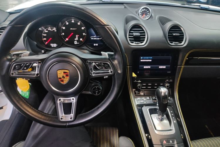 Used Porsche 718 2019 Boxster T 2.0T Center Console