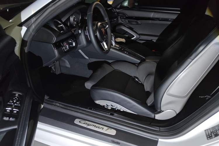 Used Porsche 718 2019 Cayman T 2.0T Driver Seat