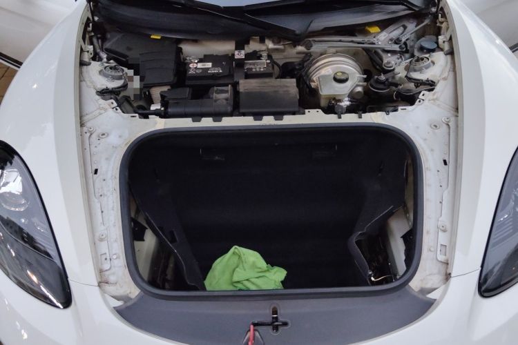 Used Porsche 718 2019 Cayman T 2.0T Engine Bay
