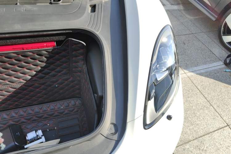 Used Porsche 718 2019 Boxster T 2.0T Engine Bay Left