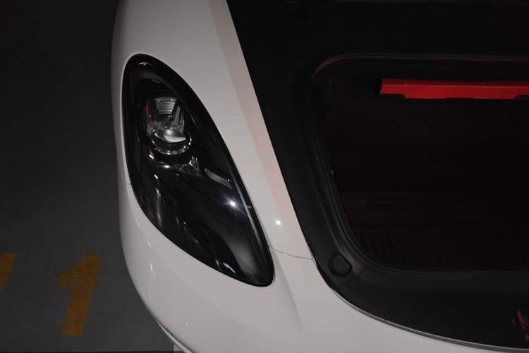 Used Porsche 718 2019 Cayman T 2.0T Engine Bay Right